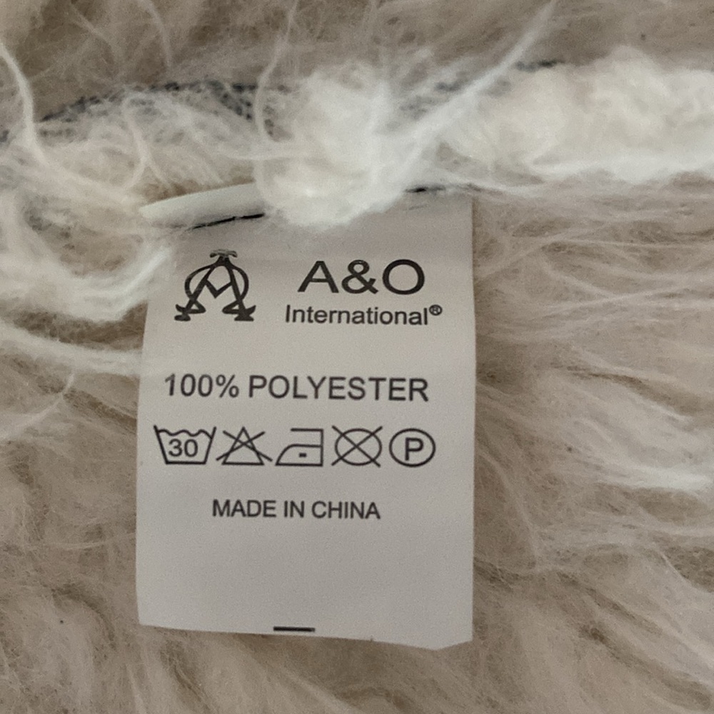 A&O International Black And Cream Sherpa Vest - Picture 9 of 10